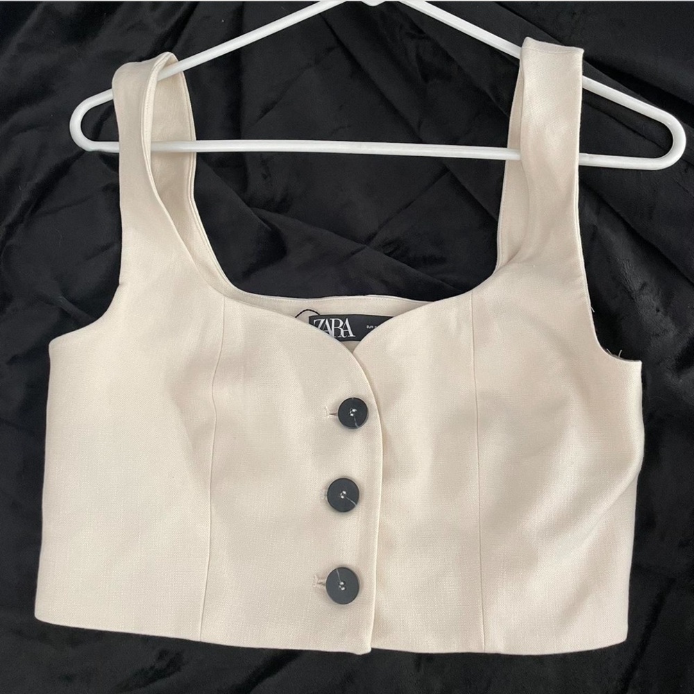 Zara Beige Buttoned Crop Top